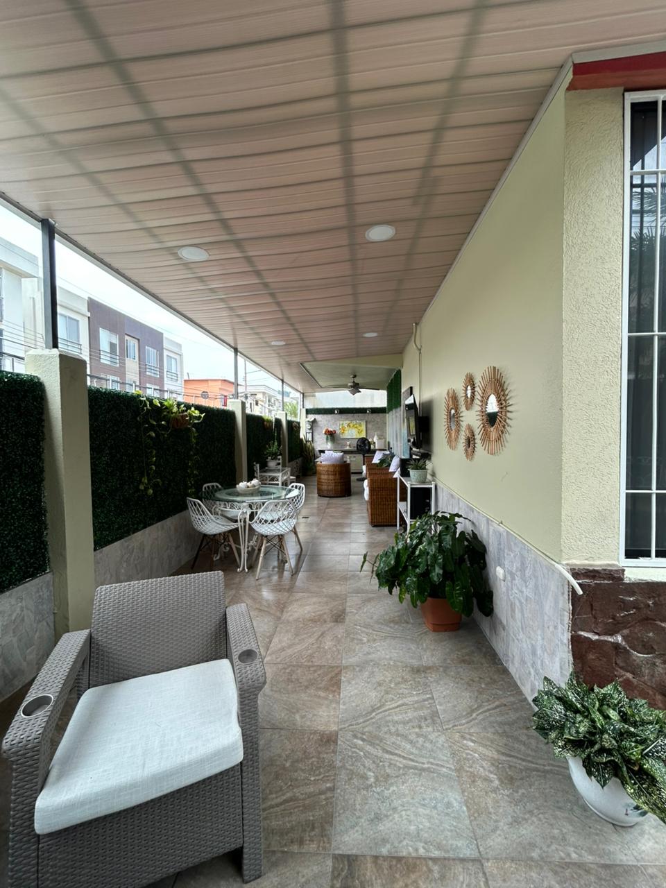 PATIO 1